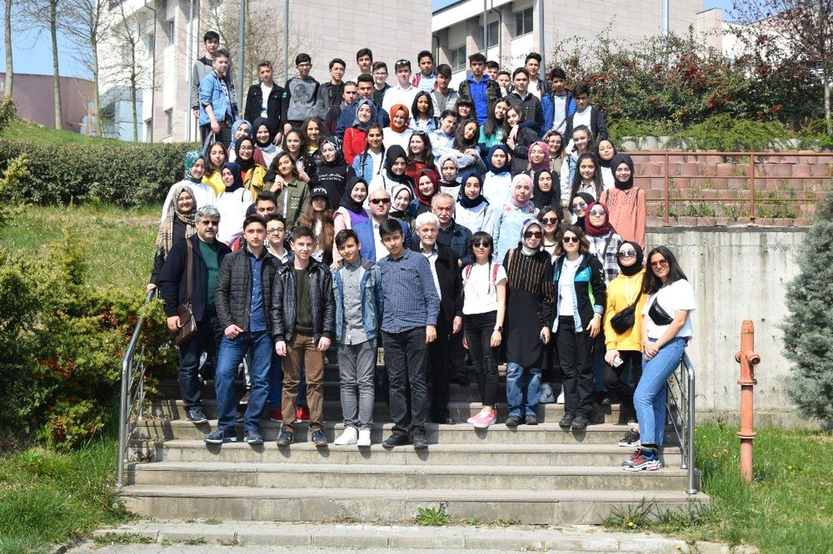 Gerede Hacı Sadık Öztosun Anadolu Lisesi Öğrenvileri Düzce Üniversitesi'ni Gezdi