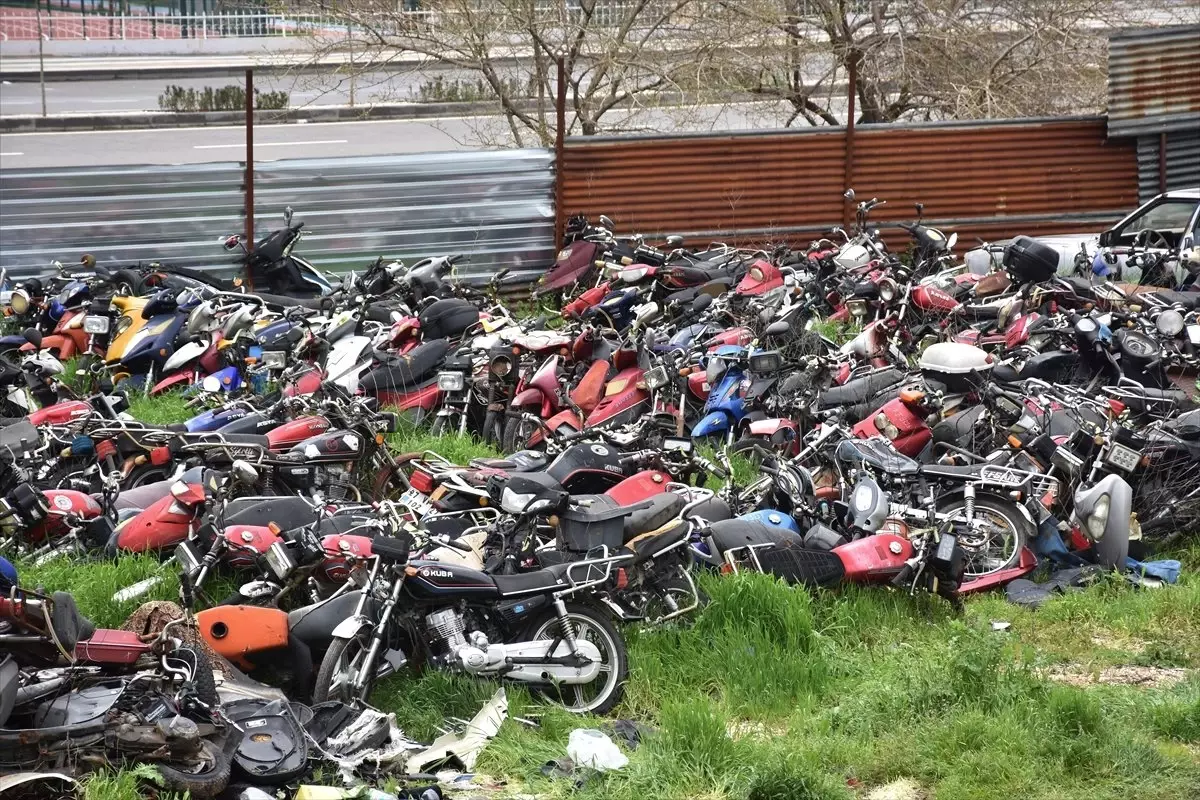 Hurda Motosikletler Mkek Yolcusu