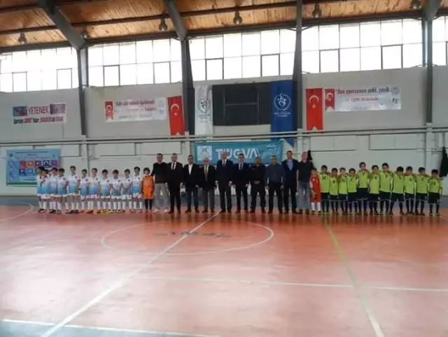 İlkokullar Arası Futsal Heyecanı Sona Erdi İlkokullar Arası Futsal Heyecanı Sona Erdi