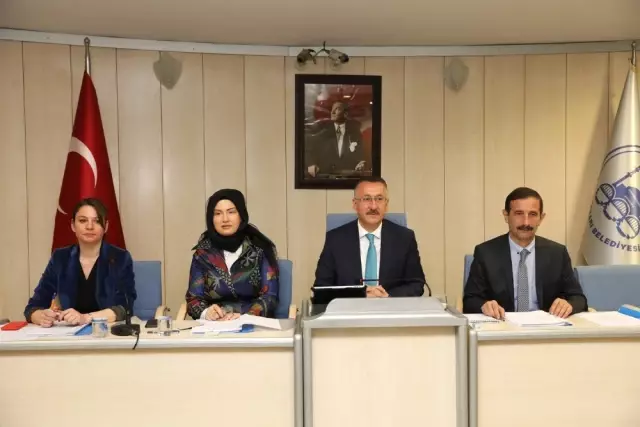 Adapazarı Belediyesinde Yeni Dönem İlk Meclis Toplantısı Adapazarı Belediyesinde Yeni Dönem İlk Meclis Toplantısı