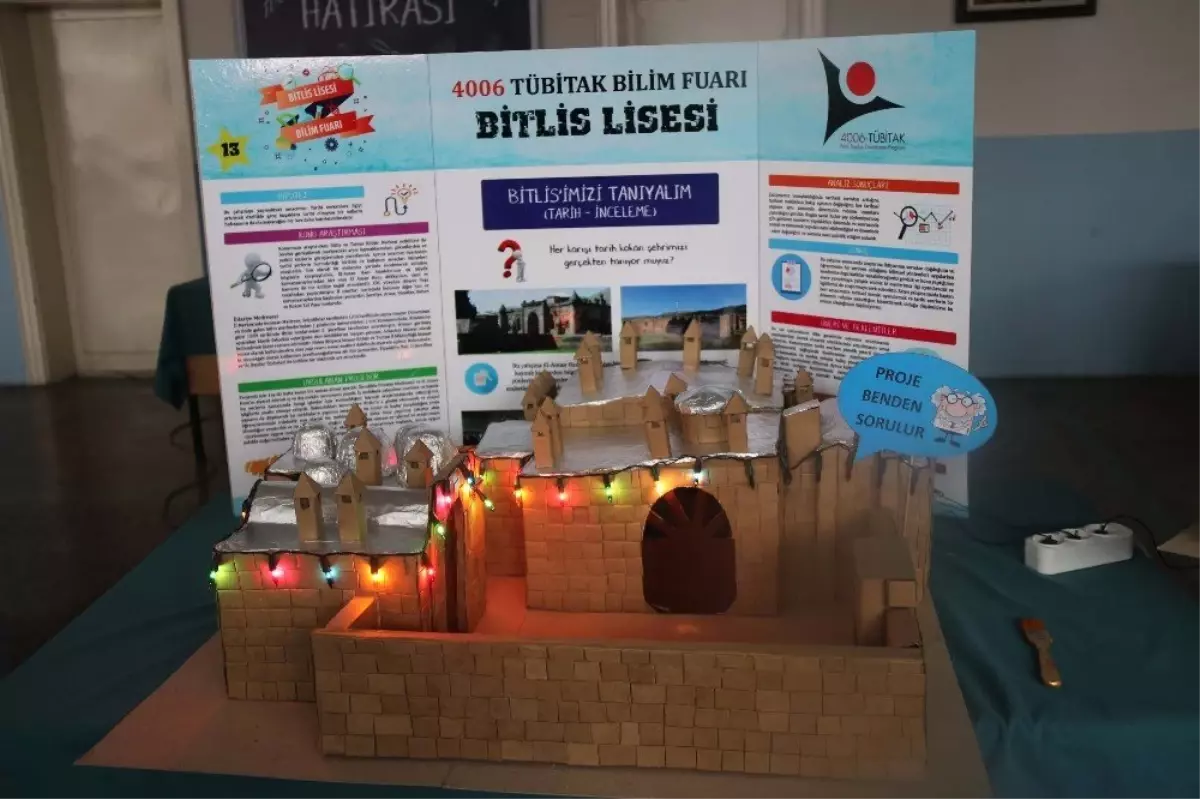 Bitlisli Öğrencilerden Gören Tişört ve Asa