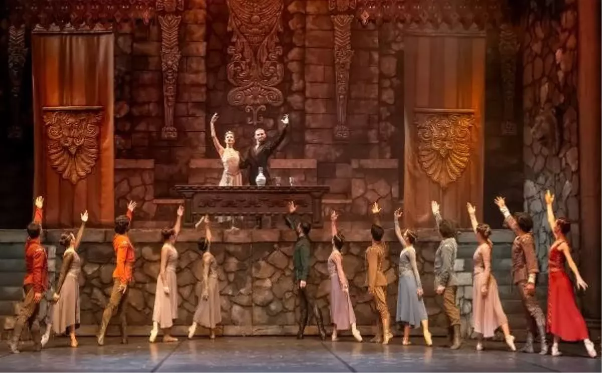 Hamlet' Balesi Kapalı Gişe Veda Etti