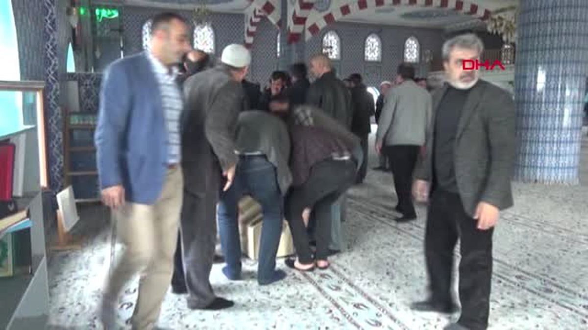 Mardin Düzce'deki Kazada Ölen 6 Kişi Mardin'de Toprağa Verildi