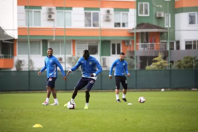 Papis Cisse: 'Gol Krallığında Hedefim veya Hırsım Söz Konusu Değil' Papis Cisse: 'Gol Krallığında Hedefim veya Hırsım Söz Konusu Değil'