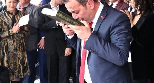 Savcı Sayan'dan 'Yabancı Uyruklulara Yardım Yapılmasın' Diyen Bolu Belediye Başkanı'na: Kur'an-ı Öpmek Yetmez