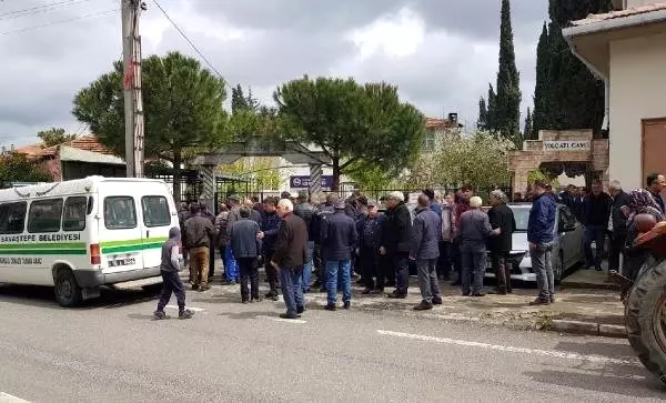 Soma'daki Kazada Ölen 2 Kişi Toprağa Verildi, 6 Yaralı Taburcu Edildi Soma'daki Kazada Ölen 2 Kişi Toprağa Verildi, 6 Yaralı Taburcu Edildi