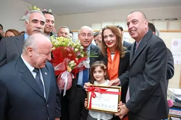 Ataşehir Belediye Başkanı Battal İlgezdi Mazbatasını Aldı