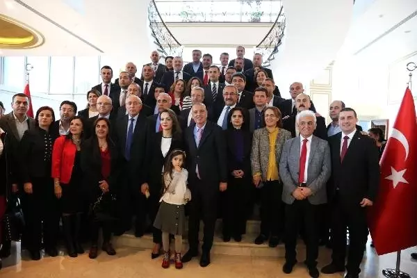 Ataşehir Belediye Başkanı Battal İlgezdi Mazbatasını Aldı