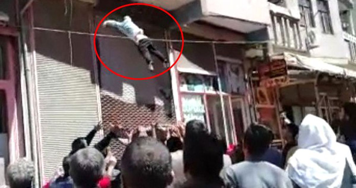 Balkondan Düşen Küçük Çocuğu Vatandaşlar Havada Yakaladı