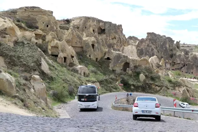 Kilisenin Yıkılma Tehlikesi Nedeniyle Göreme-Ürgüp Yolu Trafiğe Kapatılıyor