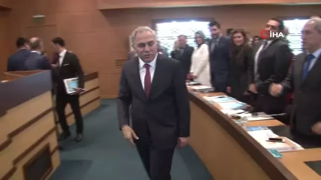 Mehmet Ergün Turan: 'Fatih'e Hizmet Etmeyi Bir Şeref Olarak Görüyorum' Mehmet Ergün Turan: 'Fatih'e Hizmet Etmeyi Bir Şeref Olarak Görüyorum'