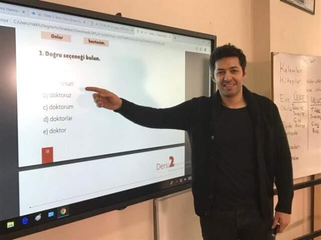 Yakışıklı Oyuncu Mert Fırat, Suriyelilere Ders Verdi!