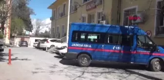 Şaban Yalçın: Adıyaman 40 Yıllık Eşini, Kafasına Keserle Vurarak Öldüren Kadın Tutuklandı Şaban Yalçın: Adıyaman 40 Yıllık Eşini, Kafasına Keserle Vurarak Öldüren Kadın Tutuklandı