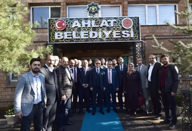 AK Parti'li Kiler: 'Ahlat, Bölgede Yıldızı Parlayan Bir İlçe Olacak' AK Parti'li Kiler: 'Ahlat, Bölgede Yıldızı Parlayan Bir İlçe Olacak'