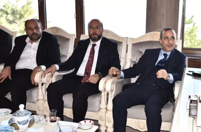 AK Parti'li Kiler: 'Ahlat, Bölgede Yıldızı Parlayan Bir İlçe Olacak' AK Parti'li Kiler: 'Ahlat, Bölgede Yıldızı Parlayan Bir İlçe Olacak'