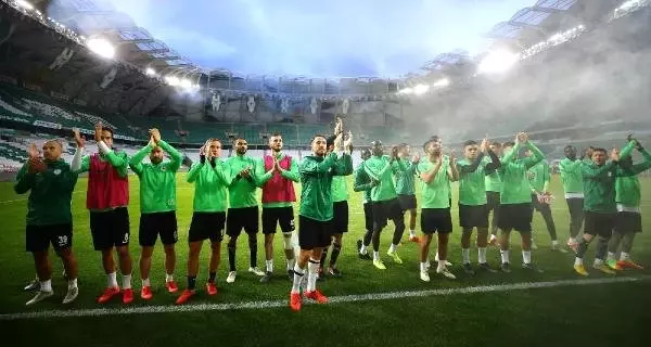 Atiker Konyaspor, Taraftarı Önünde Sivasspor Maçı Hazırlıklarını Tamamladı Atiker Konyaspor, Taraftarı Önünde Sivasspor Maçı Hazırlıklarını Tamamladı