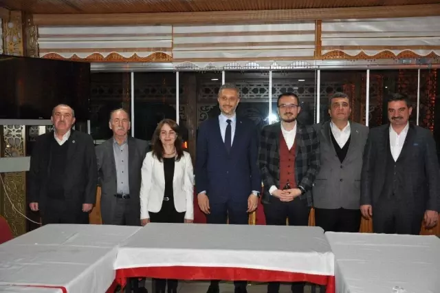 Başkan Adil Biçer: Hizmet İçin Parti Rozetlerimizi Çıkardık Başkan Adil Biçer: Hizmet İçin Parti Rozetlerimizi Çıkardık