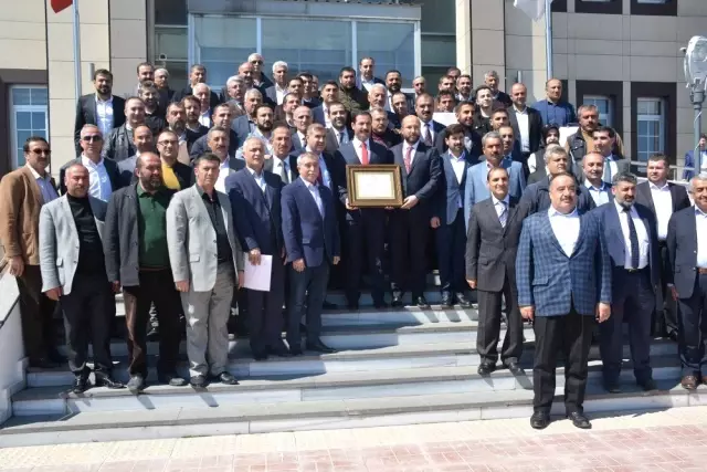 Başkan Geylani, Mazbatasını Alıp Göreve Başladı Başkan Geylani, Mazbatasını Alıp Göreve Başladı