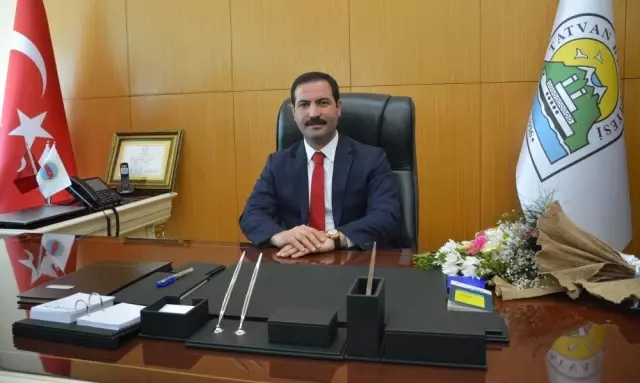 Başkan Geylani, Mazbatasını Alıp Göreve Başladı Başkan Geylani, Mazbatasını Alıp Göreve Başladı