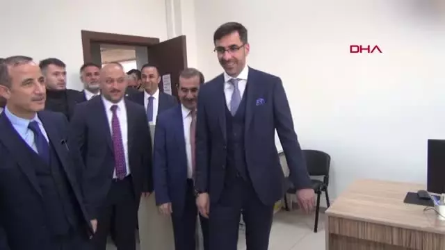 Bitlis'te AK Parti'li Tanğlay, Mazbatasını Alarak Göreve Başladı Bitlis'te AK Parti'li Tanğlay, Mazbatasını Alarak Göreve Başladı