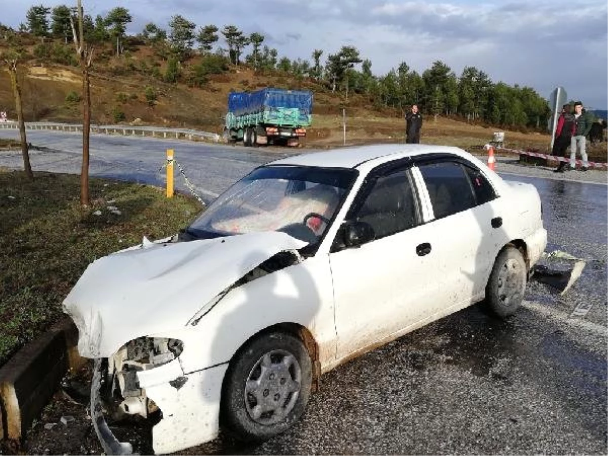 Bursa'da Kamyon ile Otomobil Çarpıştı: 1 Ölü, 1 Yaralı