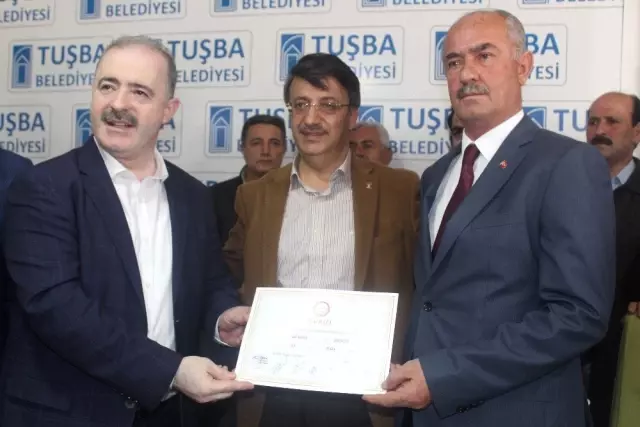 Seçimi Kazanan KHK'lı HDP'linin Yerine AK Parti'li Aday Mazbatayı Aldı Seçimi Kazanan KHK'lı HDP'linin Yerine AK Parti'li Aday Mazbatayı Aldı