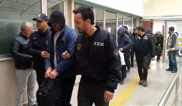 Kocaeli'de Fetö'den Gözaltına Alınan 28 Kişi Adliyeye Sevk Edildi