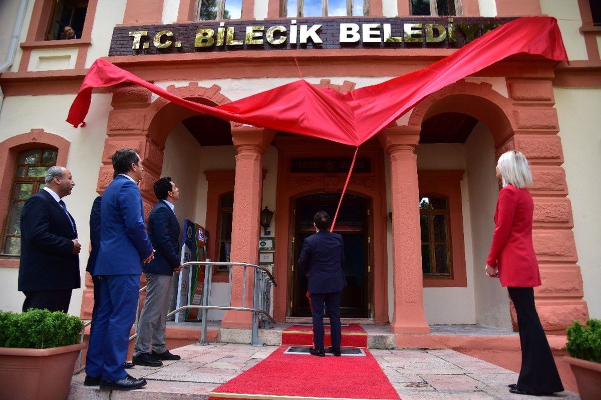 Belediye Başkanının İlk İcraatı 'Saray' İbaresini Kaldırmak Oldu