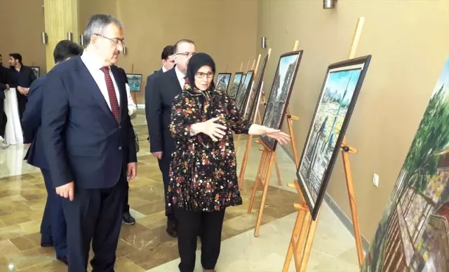 Selçuk Üniversitesi'nde Resim Sergisi Açılışı