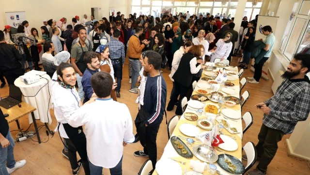 Yabancı Öğrenciler Gaziantep Yemeklerini Öğrendi