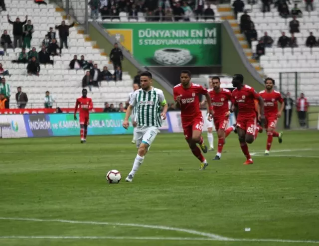 Atiker Konyaspor ile Demir Grup Sivasspor Yenişemedi Atiker Konyaspor ile Demir Grup Sivasspor Yenişemedi