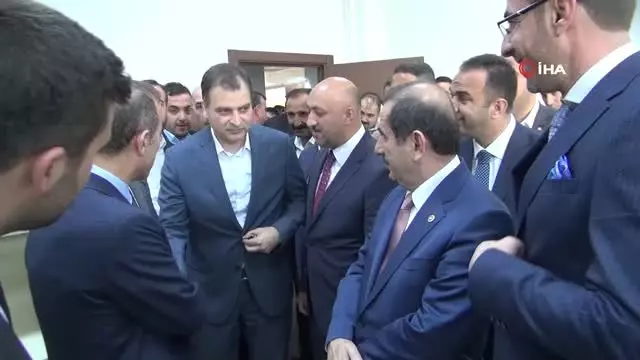 Bitlis Belediye Başkanı Tanğlay Mazbatasını Aldı Bitlis Belediye Başkanı Tanğlay Mazbatasını Aldı