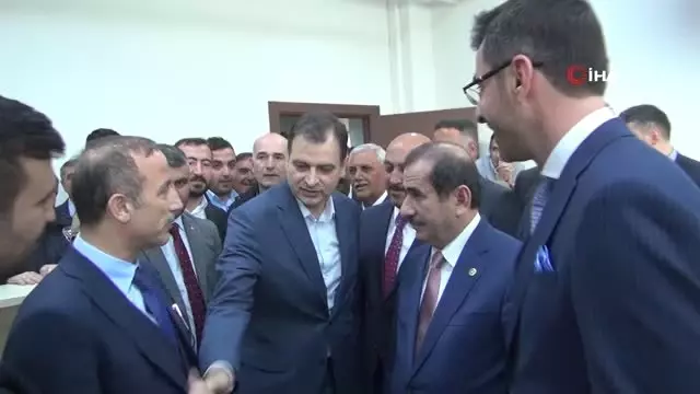 Bitlis Belediye Başkanı Tanğlay Mazbatasını Aldı Bitlis Belediye Başkanı Tanğlay Mazbatasını Aldı
