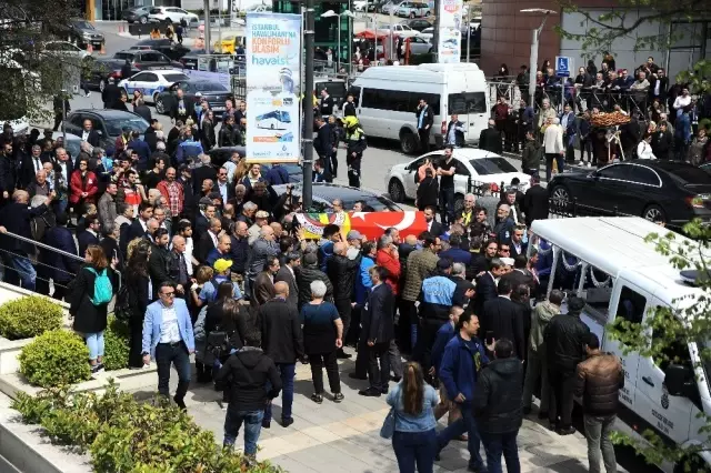 Can Bartu Son Yolculuğuna Uğurlandı Can Bartu Son Yolculuğuna Uğurlandı