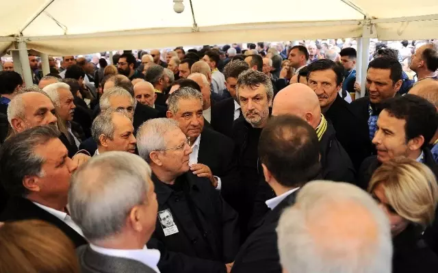 Can Bartu Son Yolculuğuna Uğurlandı Can Bartu Son Yolculuğuna Uğurlandı
