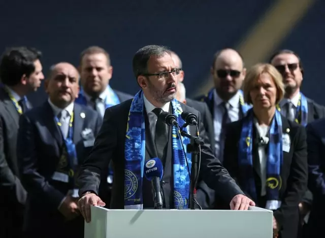 Can Bartu Son Yolculuğuna Uğurlanıyor Can Bartu Son Yolculuğuna Uğurlanıyor