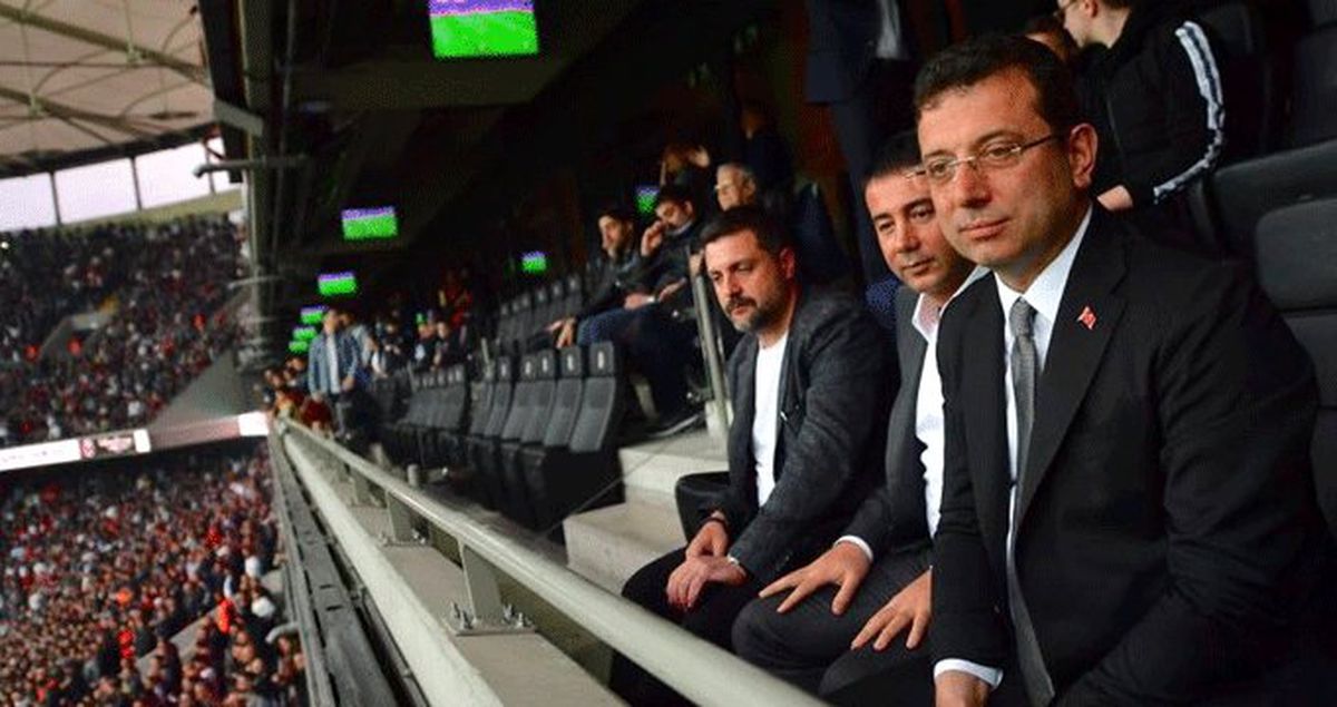 Ekrem İmamoğlu, Vodafone Park'ta Beşiktaş-Başakşehir Maçını Takip Etti