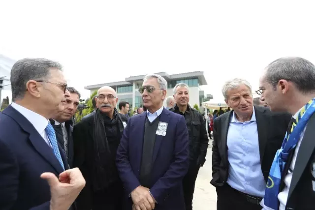 Hüsnü Güreli, Bartu Ailesine Taziyede Bulundu Hüsnü Güreli, Bartu Ailesine Taziyede Bulundu