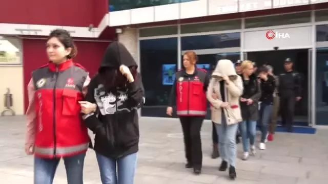 Pos Makinesiyle Taksitli Fuhuş Yaptılar