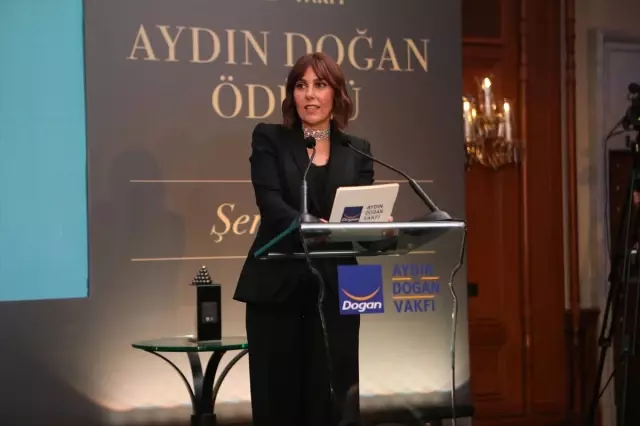 Şener Şen, '23. Aydın Doğan Ödülü'Nün Sahibi Oldu Şener Şen, '23. Aydın Doğan Ödülü'Nün Sahibi Oldu