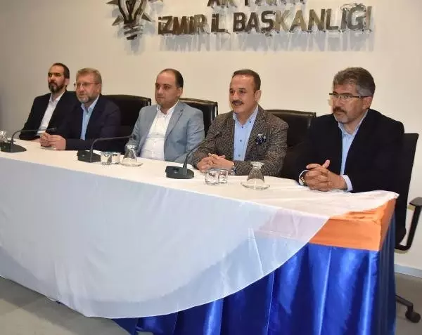 AK Parti İzmir'de Yeni Başkan İçin Temayül Yoklaması Yapılıyor AK Parti İzmir'de Yeni Başkan İçin Temayül Yoklaması Yapılıyor
