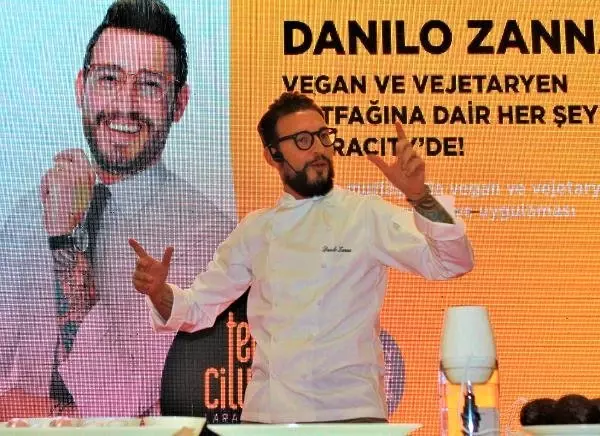 İtalyan Şef Danilo Zanna: Deri Botu, Ceketi Olanlar 'Vegan' Olamaz İtalyan Şef Danilo Zanna: Deri Botu, Ceketi Olanlar 'Vegan' Olamaz