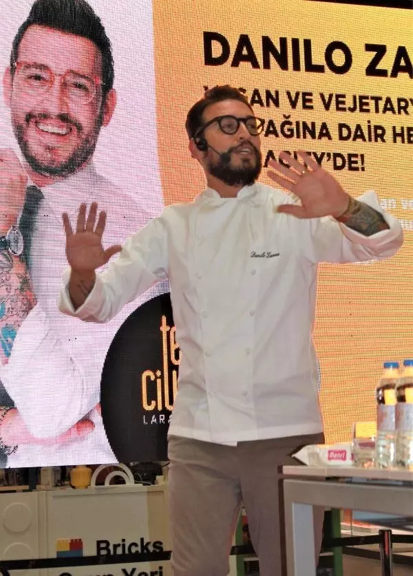 İtalyan Şef Danilo Zanna: Deri Botu, Ceketi Olanlar 'Vegan' Olamaz İtalyan Şef Danilo Zanna: Deri Botu, Ceketi Olanlar 'Vegan' Olamaz
