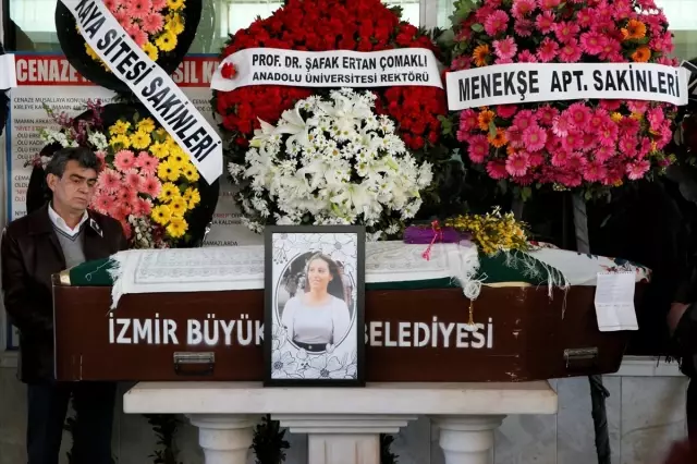 ABD'de Hayatını Kaybeden İlayda Son Yolculuğuna Uğurlandı ABD'de Hayatını Kaybeden İlayda Son Yolculuğuna Uğurlandı