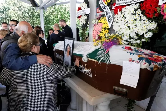 ABD'de Hayatını Kaybeden İlayda Son Yolculuğuna Uğurlandı ABD'de Hayatını Kaybeden İlayda Son Yolculuğuna Uğurlandı