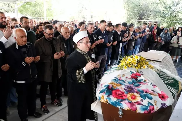 ABD'de Hayatını Kaybeden İlayda Son Yolculuğuna Uğurlandı ABD'de Hayatını Kaybeden İlayda Son Yolculuğuna Uğurlandı