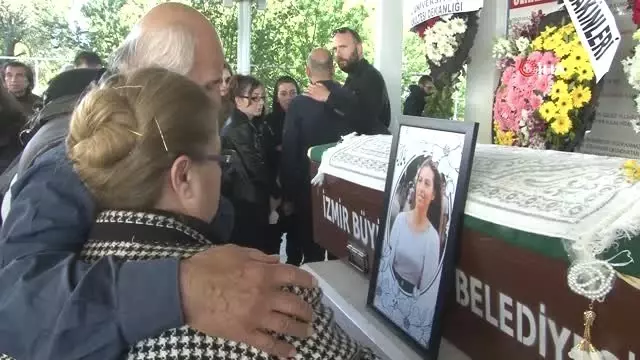 ABD'deki Kazada Ölen Üniversiteli İlayda'ya Hüzünlü Veda ABD'deki Kazada Ölen Üniversiteli İlayda'ya Hüzünlü Veda