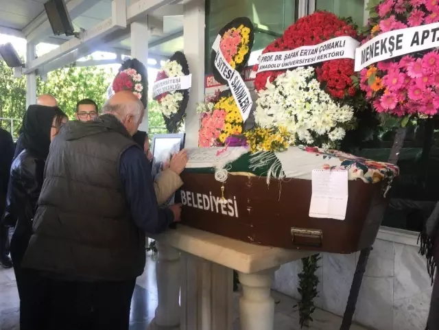 ABD'deki Kazada Ölen Üniversiteli İlayda'ya Hüzünlü Veda ABD'deki Kazada Ölen Üniversiteli İlayda'ya Hüzünlü Veda