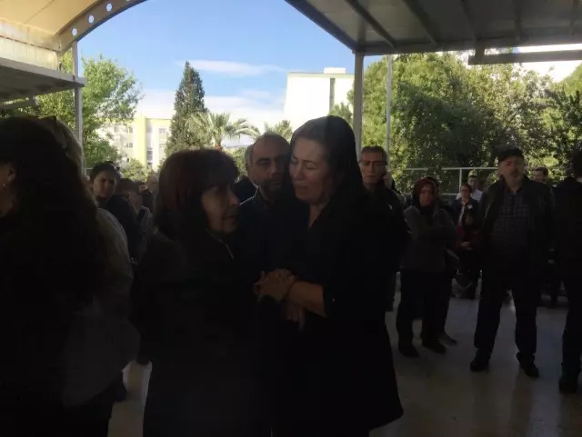 ABD'deki Kazada Ölen Üniversiteli İlayda'ya Hüzünlü Veda ABD'deki Kazada Ölen Üniversiteli İlayda'ya Hüzünlü Veda