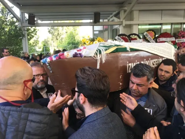 ABD'deki Kazada Ölen Üniversiteli İlayda'ya Hüzünlü Veda ABD'deki Kazada Ölen Üniversiteli İlayda'ya Hüzünlü Veda